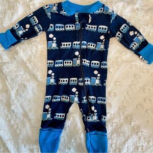 Monica + andy organic One-Piece Baby Pajamas / Blue Trains/ Newborn